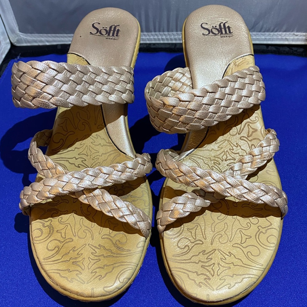 Sofft sandals 10-11 metallic (gold)